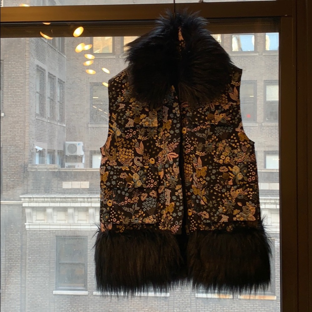Sui by Anna Sui Faux Fur vest w/ removable collar